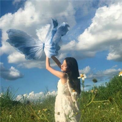 当红小花又出大瓜：深夜共进晚餐，好友出面澄清，整整一周
